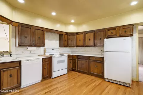 2001 E Conner Stra, Tucson, AZ 85719 photo 8