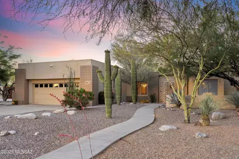 1280 W Saddlehorn Dr, Oro Valley, AZ 85704