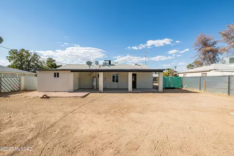 Exterior - 3714 E 24th St, Tucson, AZ 85713 photo 4 of 6
