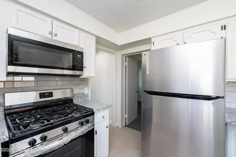 Kitchen - 3714 E 24th St, Tucson, AZ 85713 photo 4 of 4