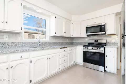 Kitchen - 3714 E 24th St, Tucson, AZ 85713 photo 3 of 4
