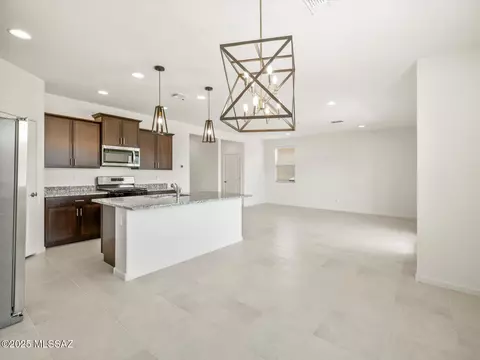 4743 E Julian Wash Dr, Tucson, AZ 85706