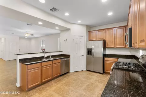 11413 E Squash Blossom Loop, Tucson, AZ 85747 photo 5