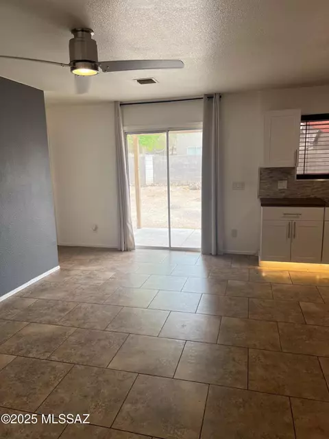 Living - 1558 E Los Cabos Pl, Tucson, AZ 85706 photo 2 of 3