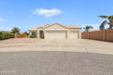 9429 N Elan Ln, Tucson, AZ 85742