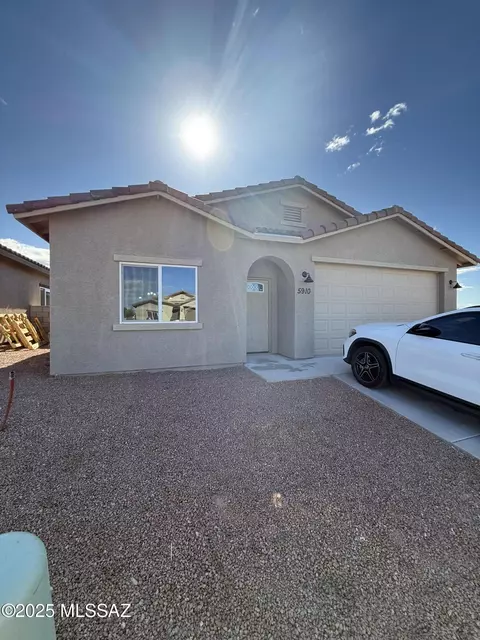 5910 N Placita Arroyo Plana, Tucson, AZ 85741