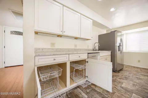 Kitchen - 9846 E 2nd St, Tucson, AZ 85748 photo 5 of 7