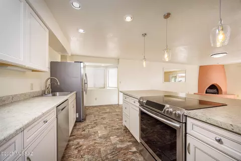 Kitchen - 9846 E 2nd St, Tucson, AZ 85748 photo 4 of 7