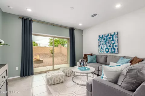 6113 E Falconry Trl, Tucson, AZ 85756