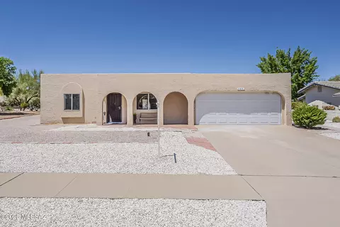 140 W Calle Melendrez, Green Valley, AZ 85614