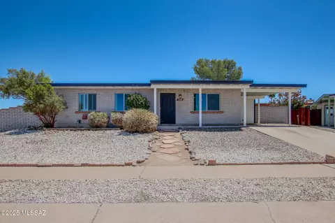 9570 E Sellarole Rd, Tucson, AZ 85730