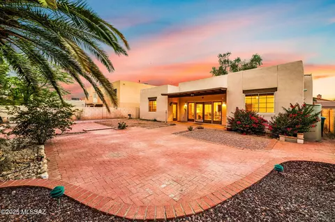 Exterior - 550 E Squirrel Tail Dr, Tucson, AZ 85704 photo 6 of 7