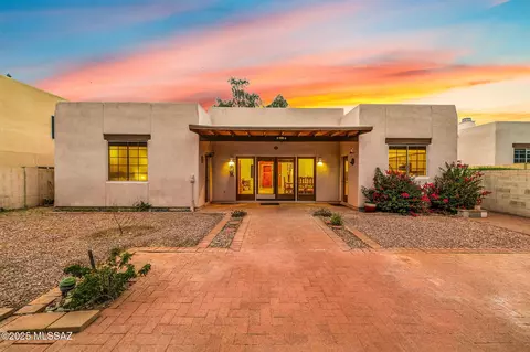 Exterior - 550 E Squirrel Tail Dr, Tucson, AZ 85704 photo 4 of 7
