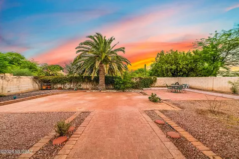 Exterior - 550 E Squirrel Tail Dr, Tucson, AZ 85704 photo 1 of 7