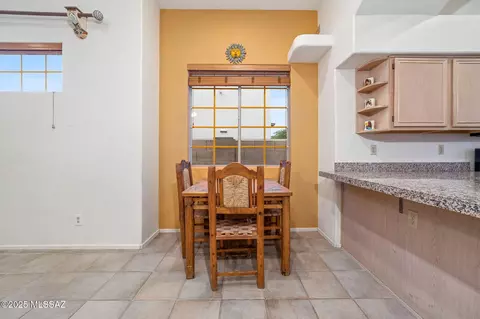 Dining - 550 E Squirrel Tail Dr, Tucson, AZ 85704 photo 2 of 2