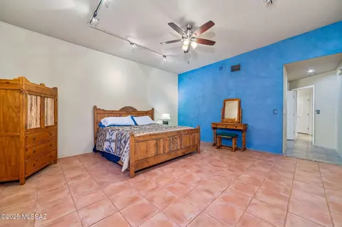 Bedroom - 550 E Squirrel Tail Dr, Tucson, AZ 85704 photo 4 of 5
