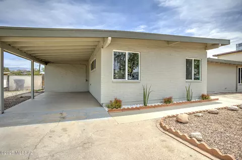 8281 E 18th St E, Tucson, AZ 85710 photo 3