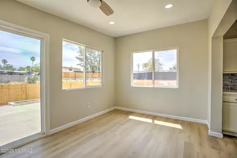 8281 E 18th St E, Tucson, AZ 85710 photo 14