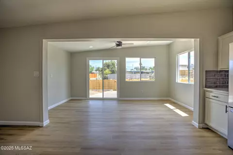 8281 E 18th St E, Tucson, AZ 85710 photo 12