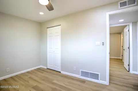 8281 E 18th St E, Tucson, AZ 85710 photo 19