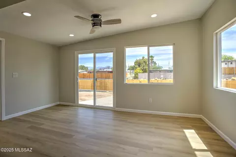 8281 E 18th St E, Tucson, AZ 85710 photo 13