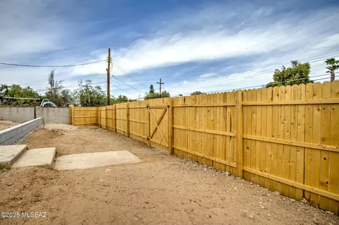 8281 E 18th St E, Tucson, AZ 85710 photo 22
