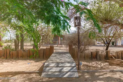7620 N Steele Dr, Tucson, AZ 85743
