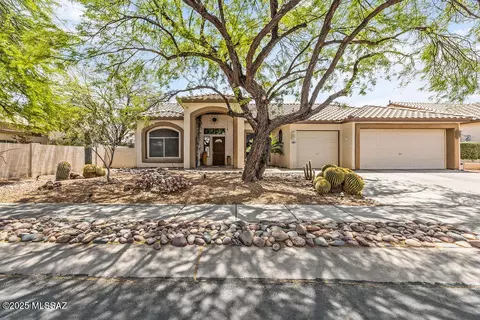 8416 N Mammoth Dr, Tucson, AZ 85743