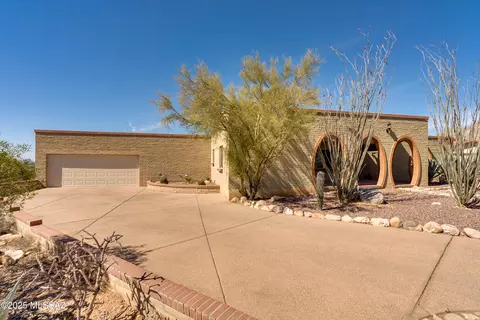 6711 N Calle Zella, Tucson, AZ 85718