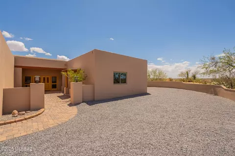 Exterior - 12101 E Thunderhead Ranch Rd, Tucson, AZ 85747 photo 3 of 11