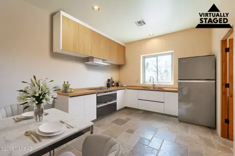 Kitchen - 12101 E Thunderhead Ranch Rd, Tucson, AZ 85747 photo 7 of 7