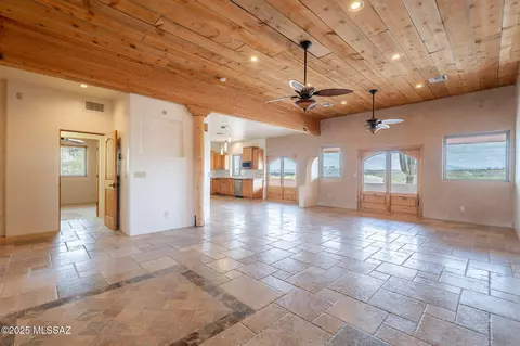 Living - 12101 E Thunderhead Ranch Rd, Tucson, AZ 85747 photo 1 of 6