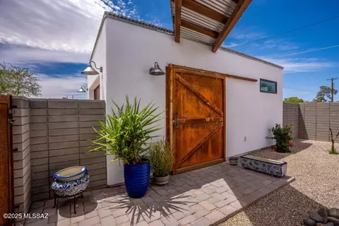 1105 S 7th Ave, Tucson, AZ 85701