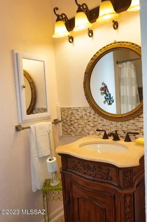 Bath - 229 N Tracy Rd, Pearce, AZ 85625 photo 1 of 5