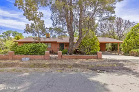 575 N Robles Rd, Oracle, AZ 85623