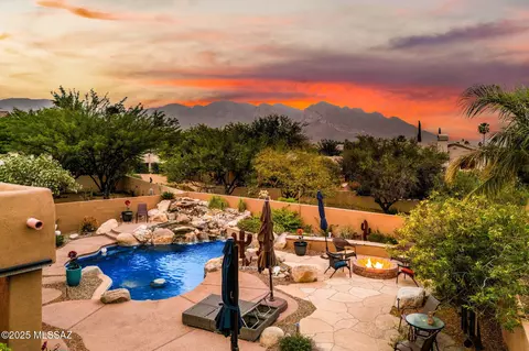 1943 W Canada Hills Dr, Tucson, AZ 85737