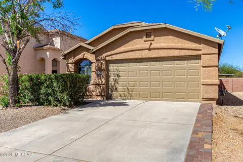 7849 S Sentinal Stone Dr, Tucson, AZ 85756