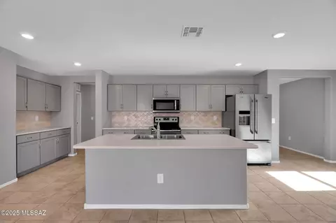 Kitchen - 14241 E Bolster Dr, Vail, AZ 85641 photo 4 of 4