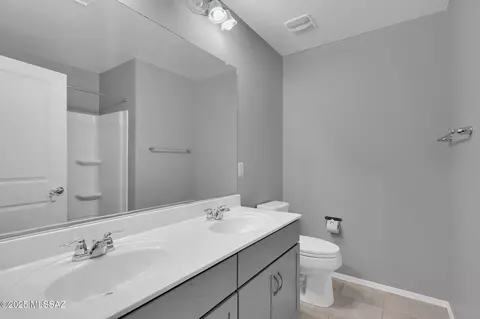 Bath - 14241 E Bolster Dr, Vail, AZ 85641 photo 3 of 5