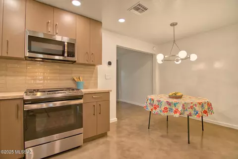 3341 E 23rd St, Tucson, AZ 85713 photo 8