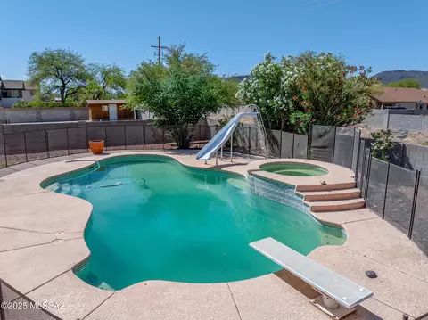 3381 W Calle De La Bajada, Tucson, AZ 85746