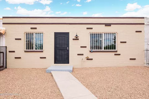 2338 E Parkside Dr, Tucson, AZ 85713