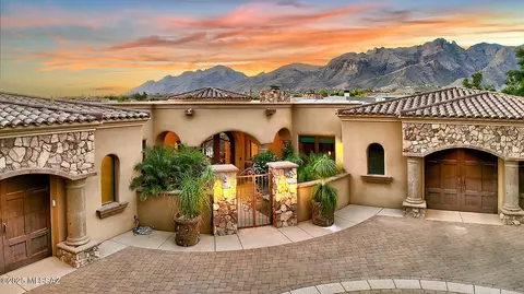 6015 N Camino Preciado, Tucson, AZ 85718