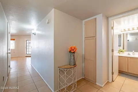 Entry Way - 9531 E Lochnay Ln, Tucson, AZ 85747 photo 3 of 3