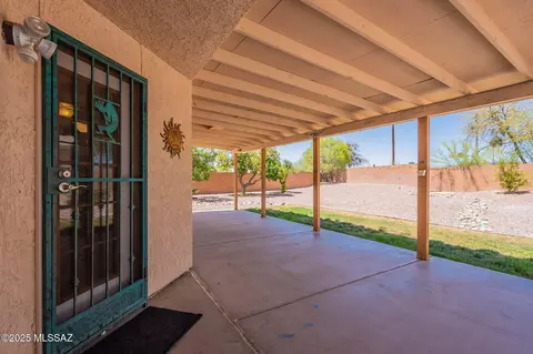 Exterior - 9531 E Lochnay Ln, Tucson, AZ 85747 photo 2 of 6