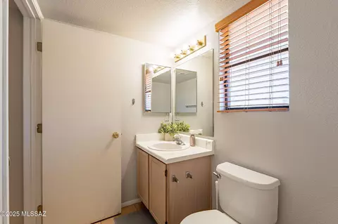 Bath - 9531 E Lochnay Ln, Tucson, AZ 85747 photo 4 of 4