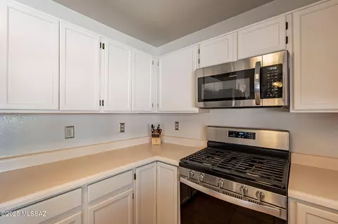 Kitchen - 9531 E Lochnay Ln, Tucson, AZ 85747 photo 3 of 4