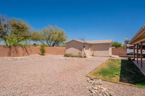 Exterior - 9531 E Lochnay Ln, Tucson, AZ 85747 photo 4 of 6
