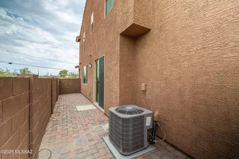 Exterior - 1126 E Cairn St, Tucson, AZ 85719 photo 3 of 4