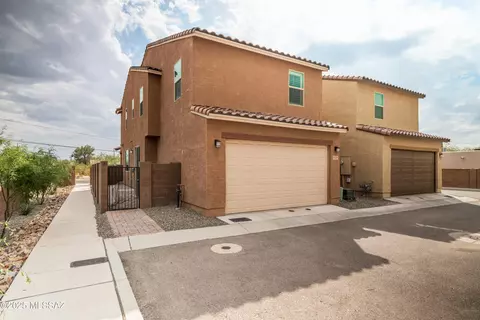 Exterior - 1126 E Cairn St, Tucson, AZ 85719 photo 2 of 4